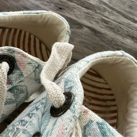 Taos size 8 Tropical Print Plim Soul Canvas Sneakers Shoes casual - Picture 7 of 7